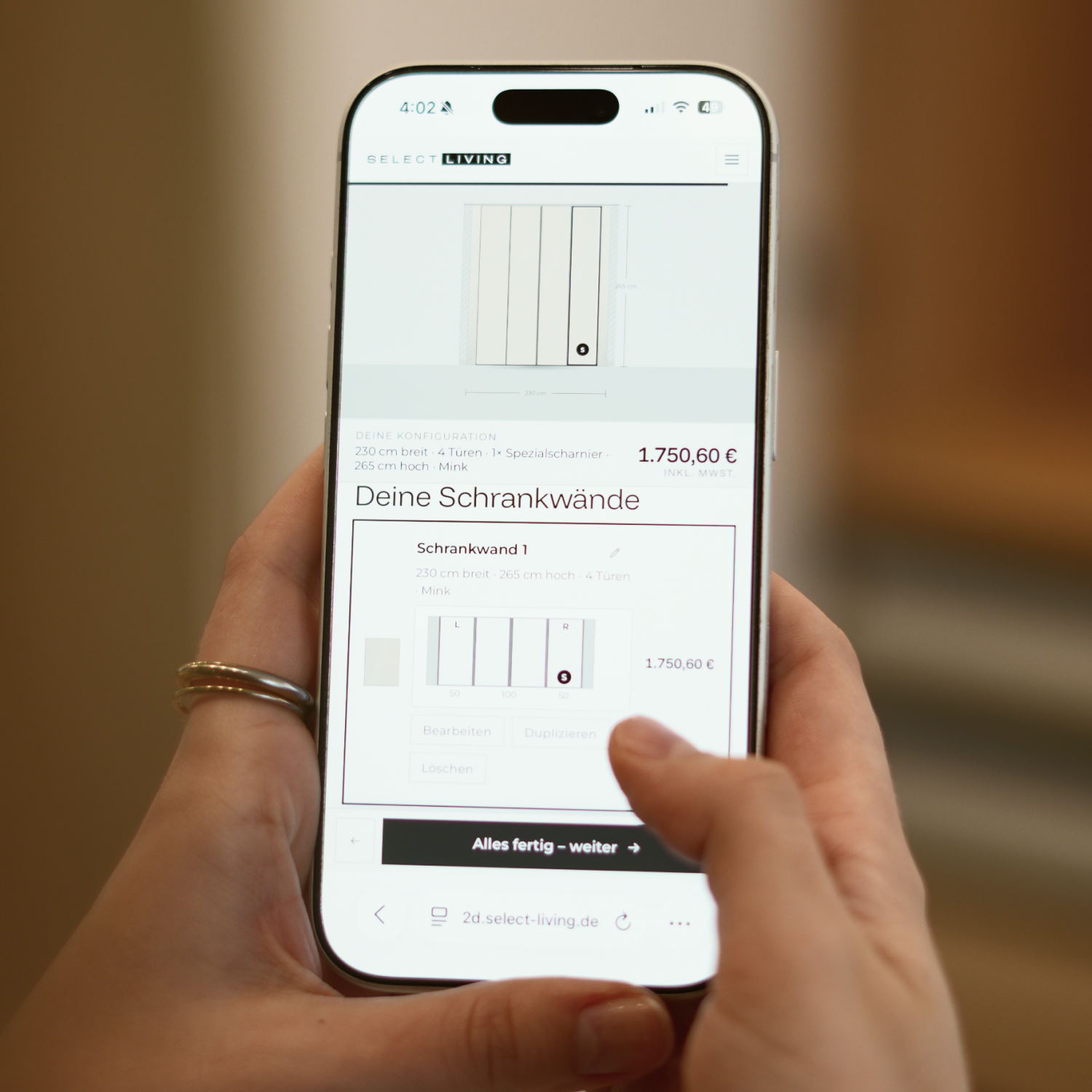 Select Living 2D Konfigurator am Handy, individuelle Schrankwand mit Preisanzeige