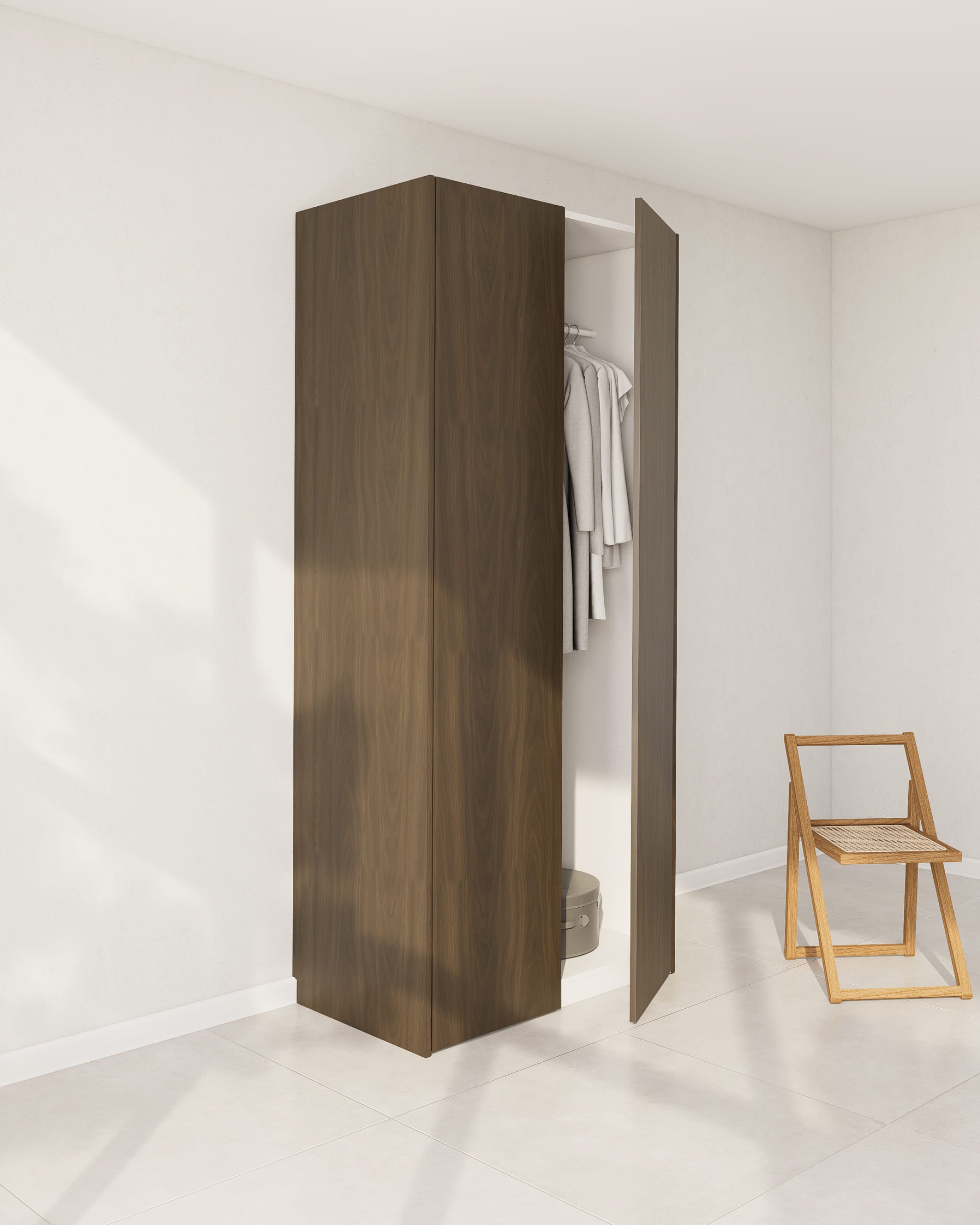 Dunkle Echtholzfurnier-Seitenverkleidung für einen PAX-Kleiderschrank in einem hellen Raum.