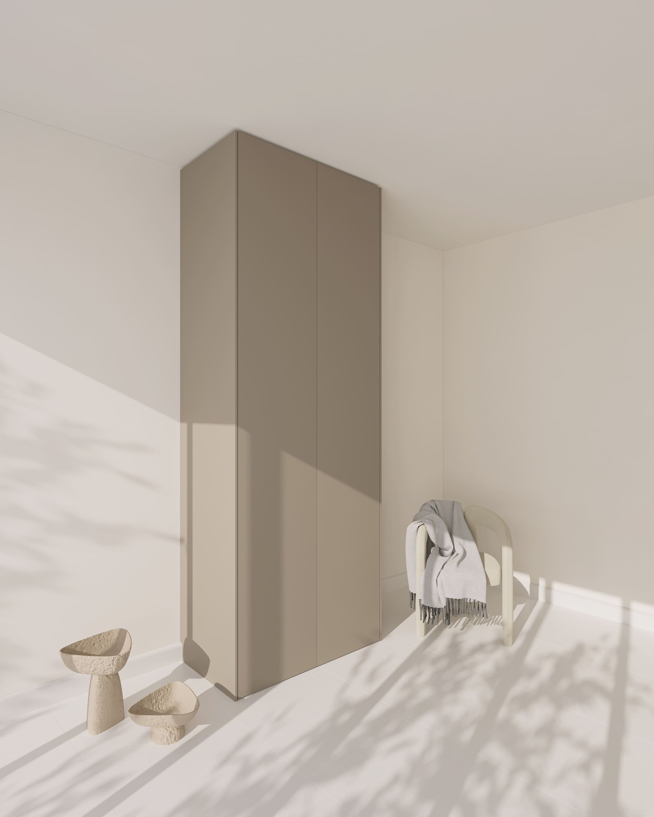 Eine matte, taupefarbene Seitenverkleidung für einen PAX-Schrank in einem hellen Raum.