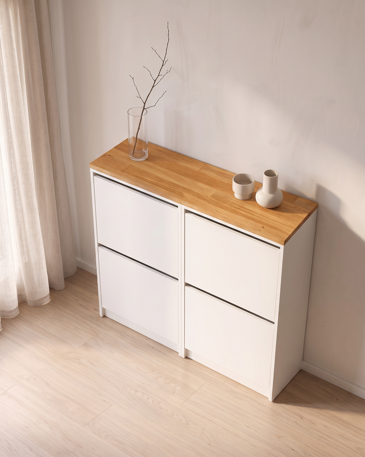 Massivholz-Deckplatte aus Eiche in Amber Oak (warmer Honigton) auf einem IKEA BISSA Schuhschrank
