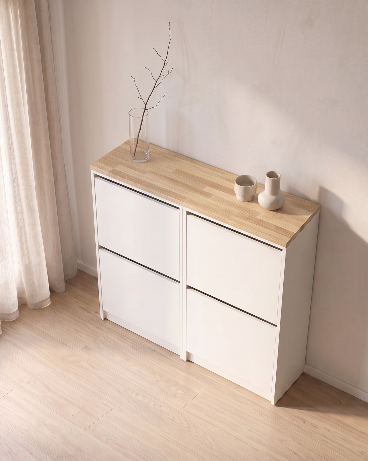 Massivholz-Deckplatte aus Eiche in White Oak (helle Eiche) auf einem IKEA BISSA Schuhschrank