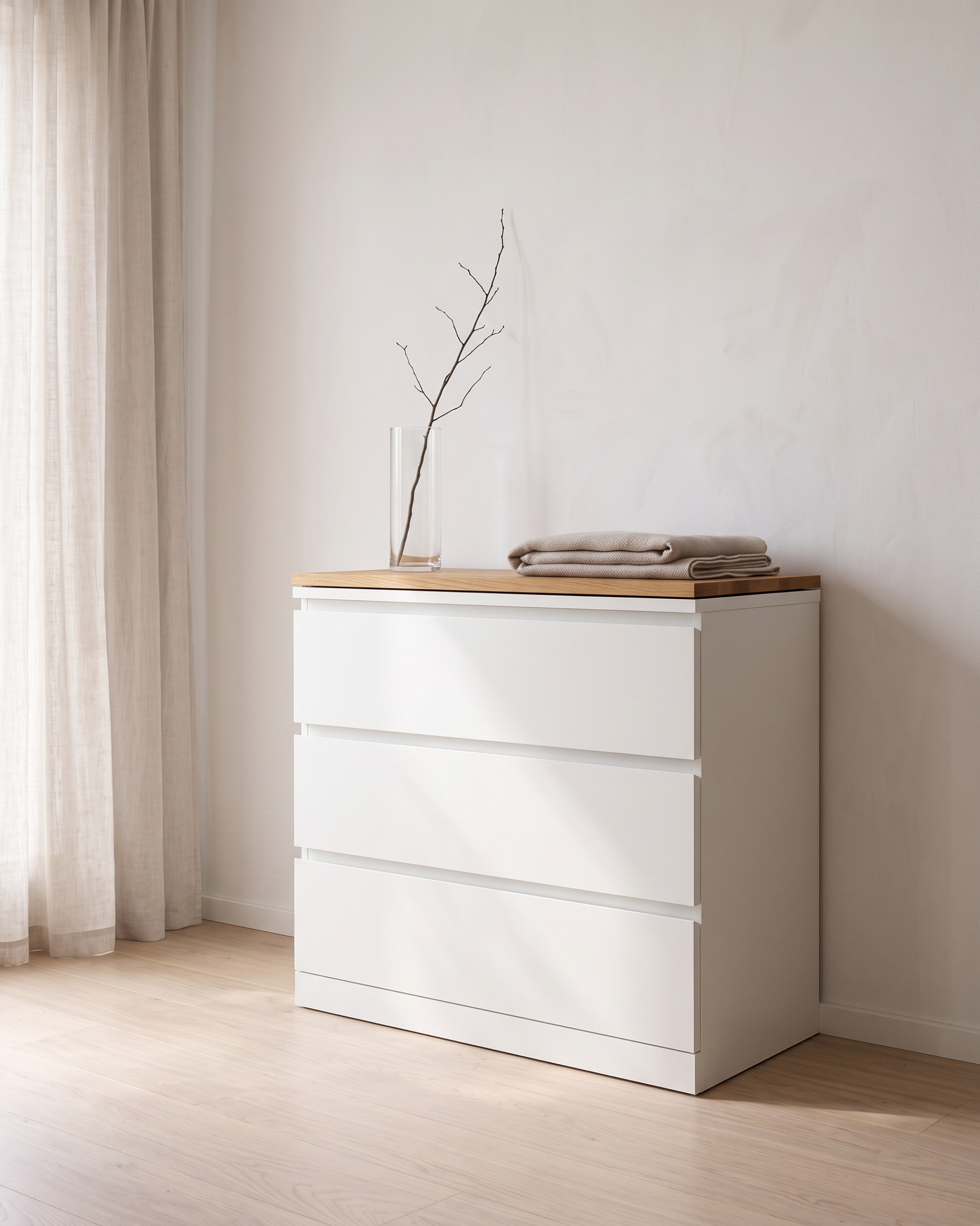 Holzplatte aus Eiche auf IKEA MALM Kommode mit drei Schubladen