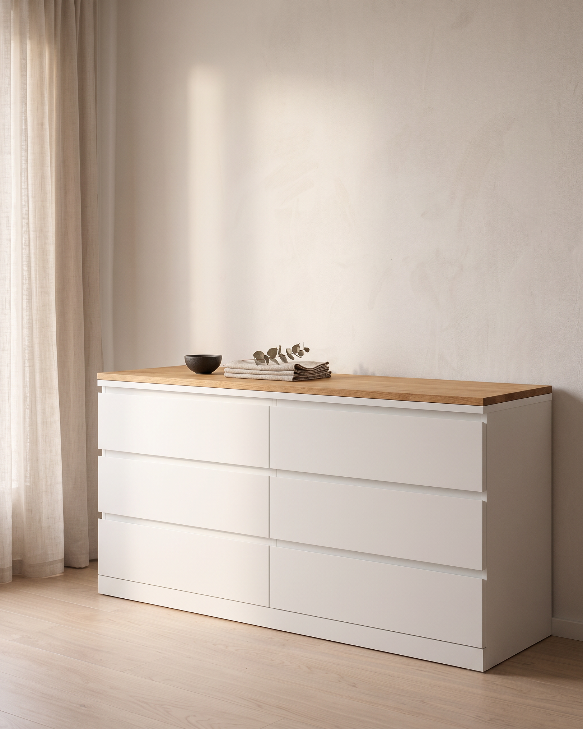 Holzplatte aus Eiche auf breiter IKEA MALM Kommode mit sechs Schubladen