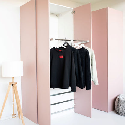 Select_Living_Kleiderlift_fuer_IKEA_PAX_Produktbild_Kleiderlift_ausgeklappt_im_Schrank