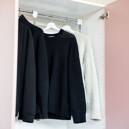 Select_Living_Kleiderlift_fuer_IKEA_PAX_Produktbild_eingeklappt_nachaufnahme_Kleiderlift