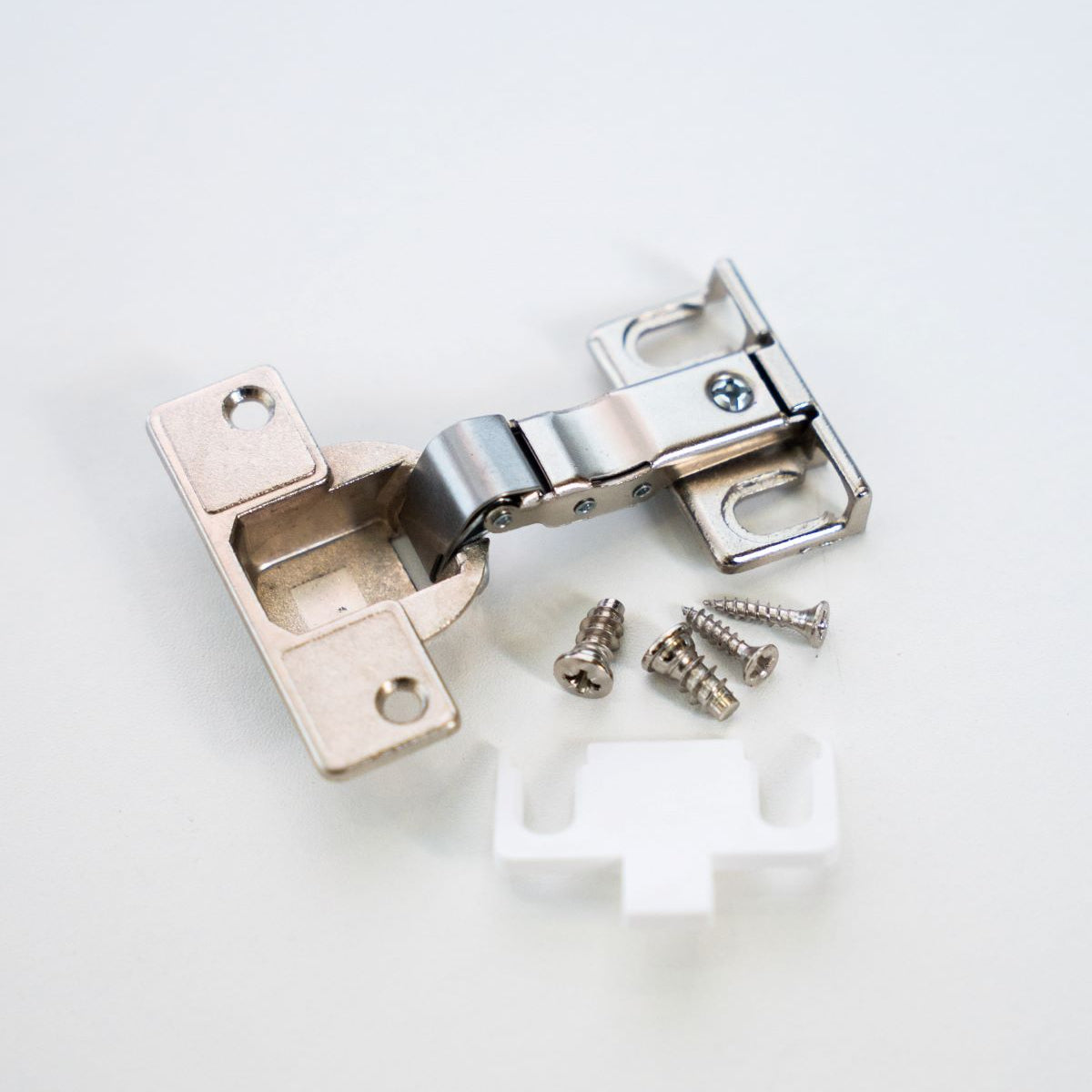 Jeu de 2 charnières (481231018672, AS0014714) Réfrigérateur, congélateur DE DIETRICH, INDESIT Jeu de 2 charnières (481231018672, AS0014714) Réfrigérateur, congélateur DE DIETRICH, INDESIT